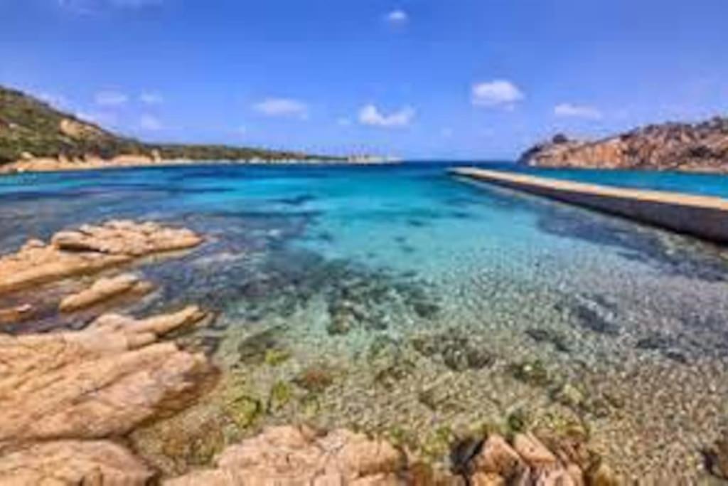 Appartamento Con Piscina E Aria Condizionata La Maddalena  Eksteriør bilde